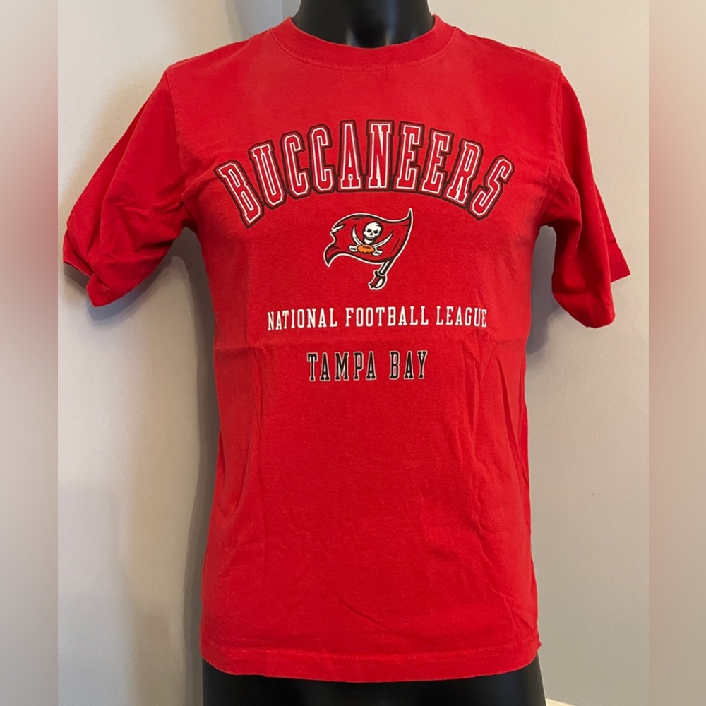 Tampa Bay Buccaneers t-shirt kids size xl 16-18